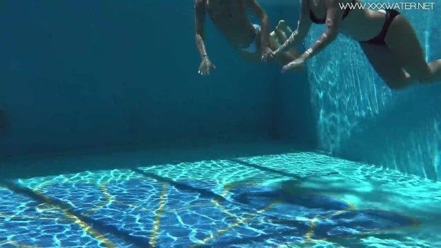 Jessica and Lindsay Naked Swimming in the Pool